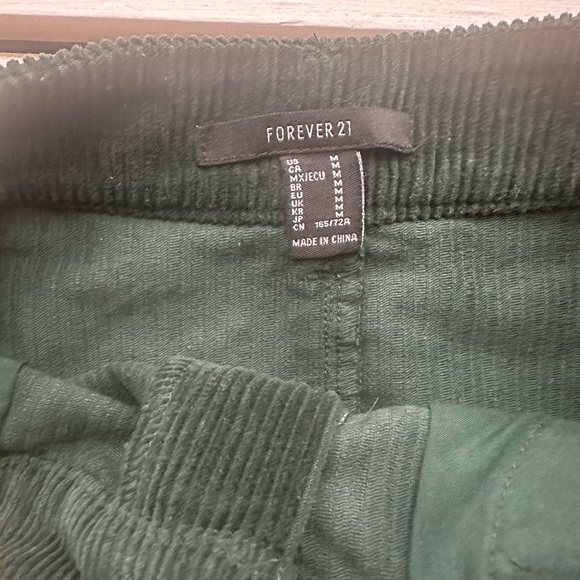 Mini skirt BUNDLE ✨ red suede with lace detailing and green corduroy - Picture 3 of 7